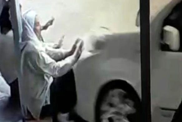 Acemi sürücü kaldırımda oturan iki kadını böyle öldürdü