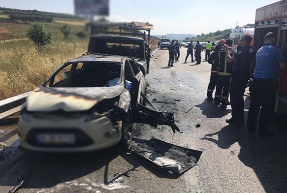 Gvenlik eridinde duran otomobile karpuz ykl kamyonet arpt: 1 l