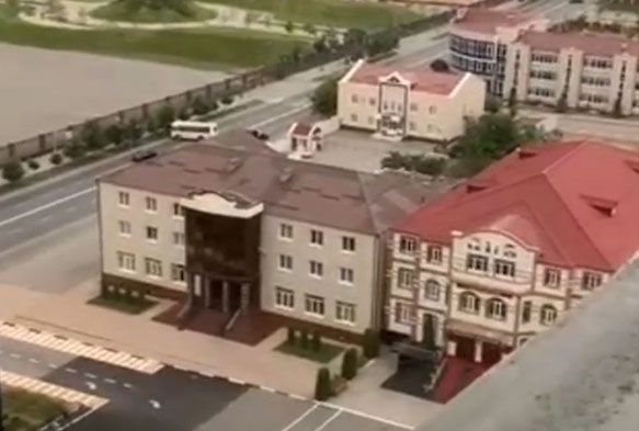 een lider Kadirov'un evine saldr