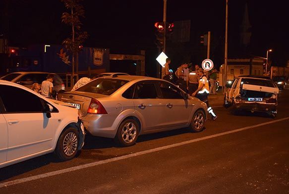 Zincirleme kaza: 8 yaral