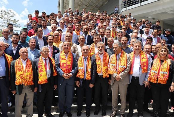 Kayserispor'da Bakan Erol Bedir gven tazeledi