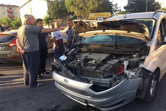 Kayseri'de trafik kazası: 3 yaralı