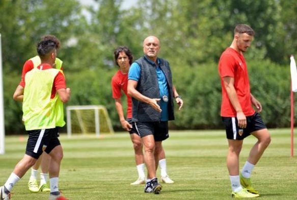 Hikmet Karaman: Transferde emin admlarla ilerliyoruz