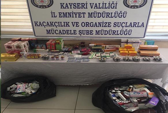 Giyim mağazasında cinsel içerikli hap ele geçirildi
