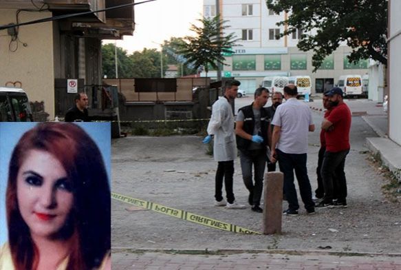 Kadına sokak ortasında kanlı infaz