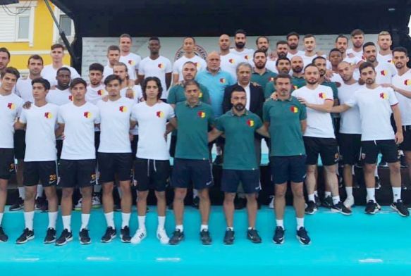 Kayserispor 32 futbolcuya lisans çıkardı