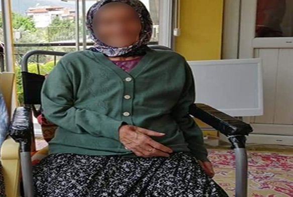 Yal kadn kmese sokup, bana ekile vurdu, bileziini ald