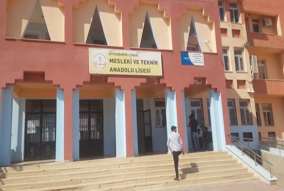 retmen, rencilerinin gz nnde bakland