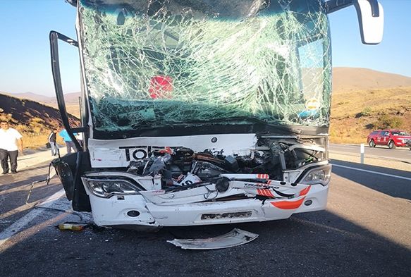 Yolcu otobs ile tr arpt: 17 yaral