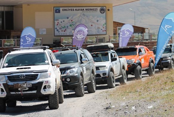 Off-Road tutkunlarndan 4x4'lk zirve
