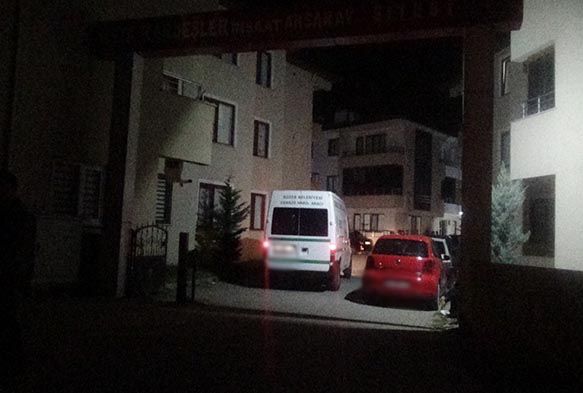 Babasnn tabancasyla oyun canndan etti