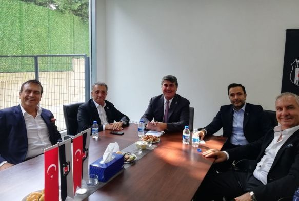 Beşiktaş'ta seçim öncesi 2 aday bir araya geldi