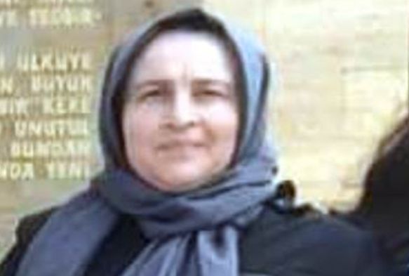 Traktörün altında kalarak can verdi