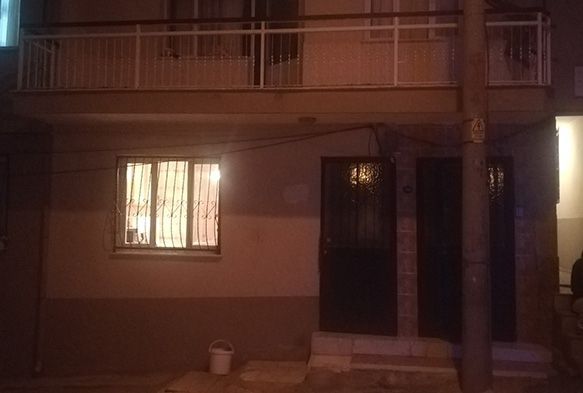 erisinde ocuklarn da bulunduu eve silahl saldr