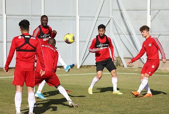 Lider Sivassporda Kayseri mesaisi devam ediyor