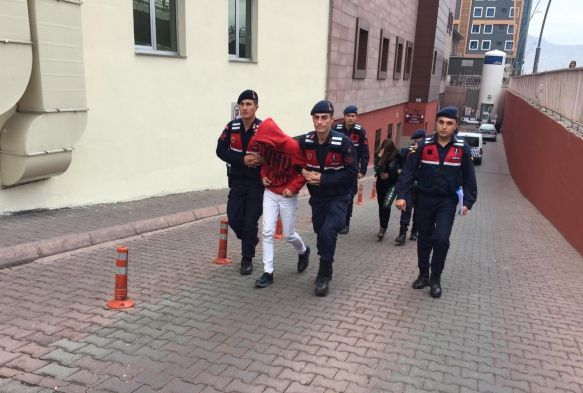 Hrszlk yapan kuzenler yakaland