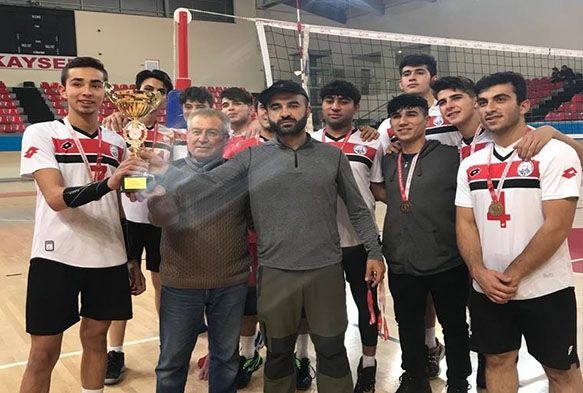 Voleybol Takm 5. Kez Kayseri ampiyonu