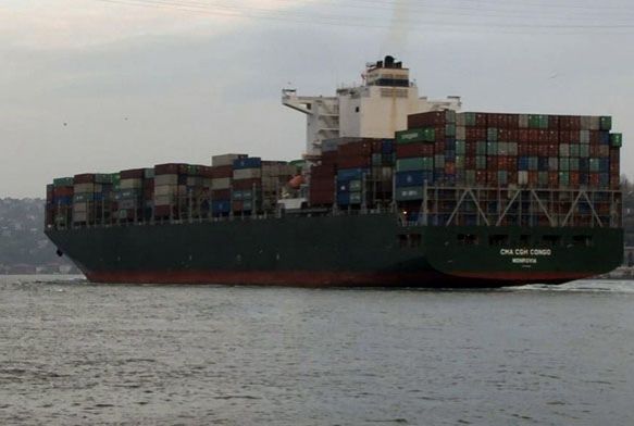 Dnyann en byk kargo gemisi stanbul Boazndan geti