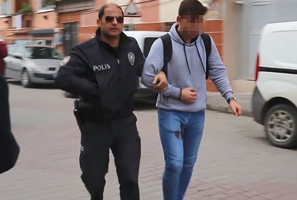 Liseli gen, arkada tarafndan kazara vurularak ld
