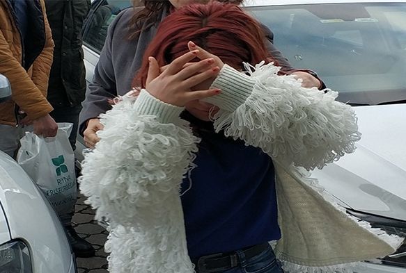 Babasn baklayan 15 yandaki kz yakaland