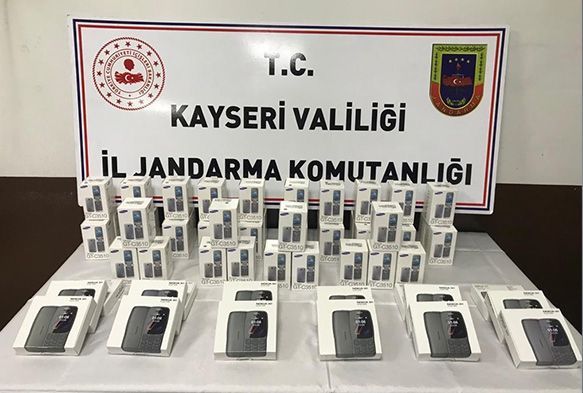 İşyerinde kaçak cep telefonu satan 1 kişi gözaltına alındı