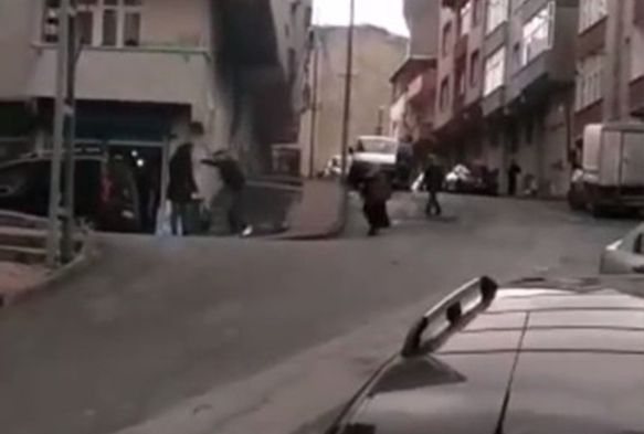 Sokak ortasnda dehet: Kadn sopayla dvd