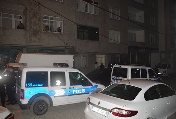 Eiyle boanma aamasnda olan koca intihar etti