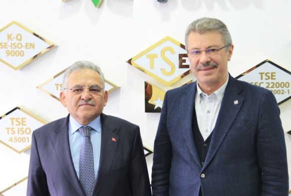 Bakan Bykkl'tan Hseyin Akay'a ziyaret