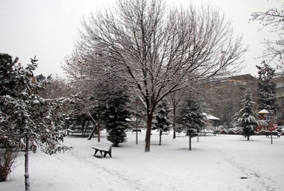 Kayseri güne kar sürprizi ile uyandı