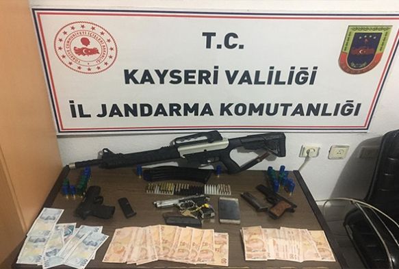 Jandarmadan sahte para operasyonu: 1 gzalt
