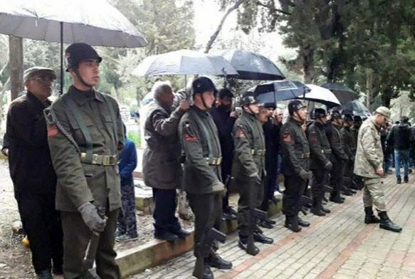 ehit cenazesinde duygulandran fotoraf