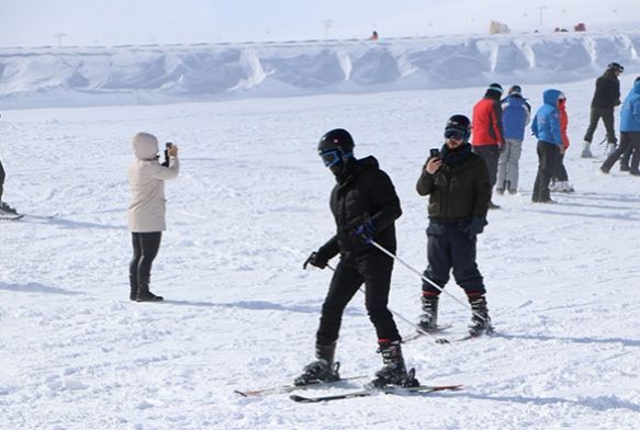 Erciyes’te kar kalınlığı 90 santimetreye ulaştı