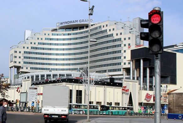 Trafik klarnda 'Evde Kal' uyars