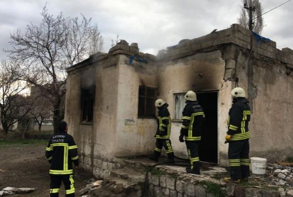 Mstakil ikamette kan yangn, itfaiye ekiplerini harekete geirdi