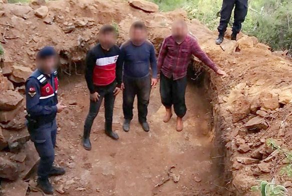 Sokaa kma kstlamasn frsat bilen defineciler jandarmaya yakalan