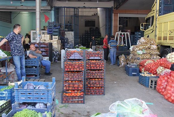 Sebze arz patlad, fiyatlar halde dip yapt, markette frlad