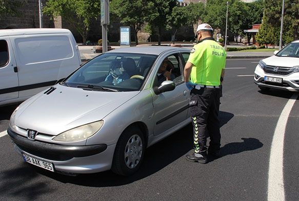 Otomobille markete giden ifte 6 bin 300 TL para cezas