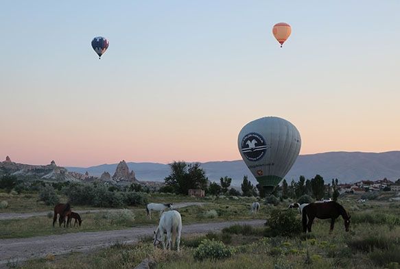 Kapadokyada gkyz balonlarla renklendi