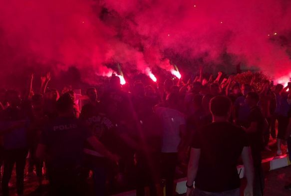 Trabzonspor taraftar takmn cokuyla karlad