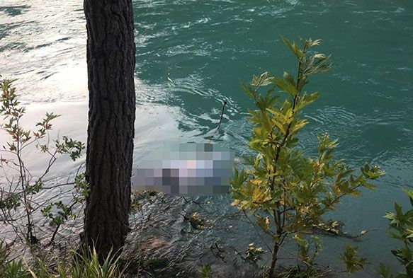 Fotoraf tutkunu kadn kanyonda suda bouldu
