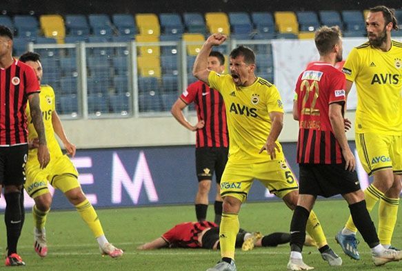 Fenerbahe, Ankara'dan 1 puanla dnyor