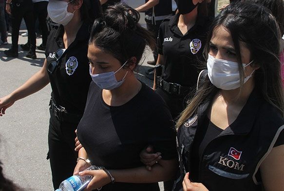 450 bin liralk bor kadn yutmaya alp kadn polisin parman 