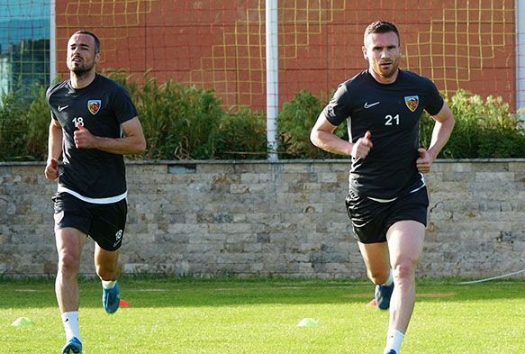 Kayserispor'da 3 futbolcu kadro d