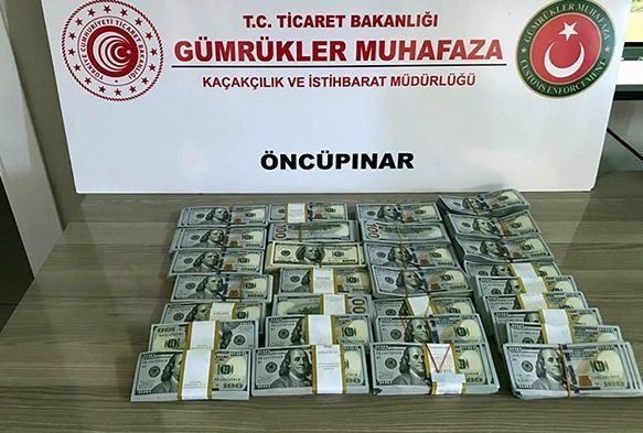 Suriye'ye karlmak istenen 300 bin ABD Dolar ele geirildi