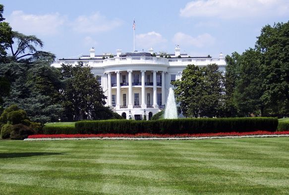 ABD Bakan Trumpn evresindeki Covid-19 vakalar artyor