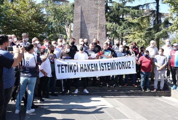 Trabzonspor taraftarlarndan TFF ve MHK'ye tepki