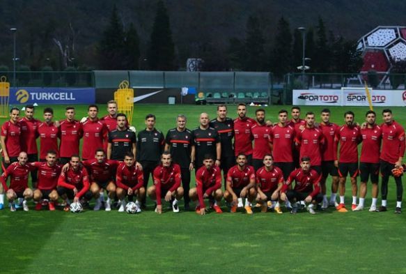 A Milli Futbol Takm'nda almalar balad