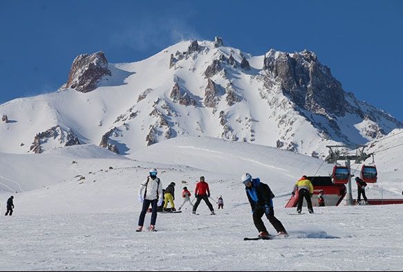 Erciyes'e 50 bin yabanc kayaksever bekleniyor