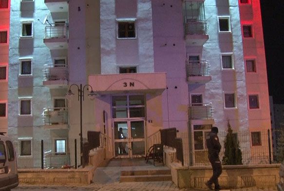 Tartt eini tfekle vurup banda alad
