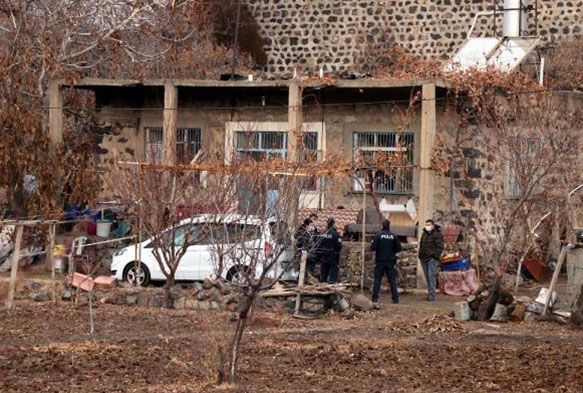 Ağabey ile kardeş ölü bulundu